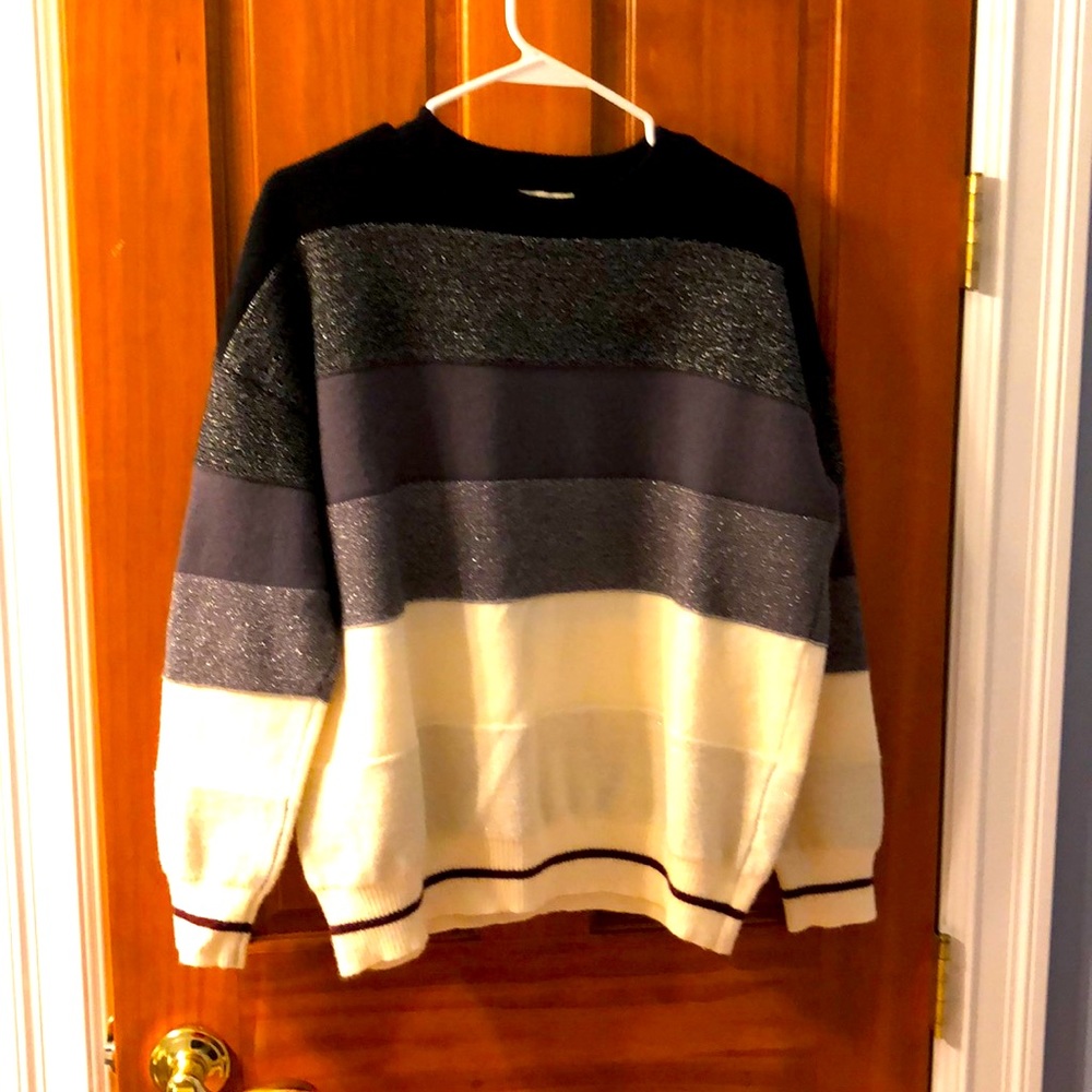 Adorable metallic stripped sweater.